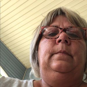 Meet your Posher, Rena